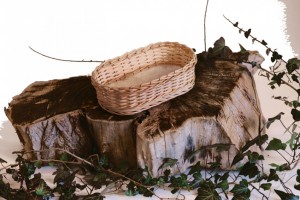 Peddig-Schale mit Holzboden