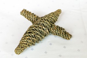 Kreuz in Rasseltechnik