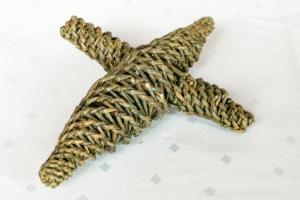 Kreuz in Rasseltechnik